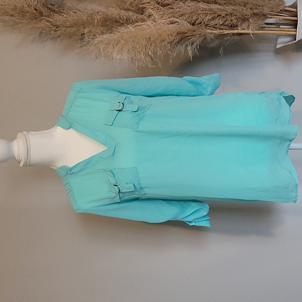 Rue21 minty blue front pocket half sleeve blouse Size M